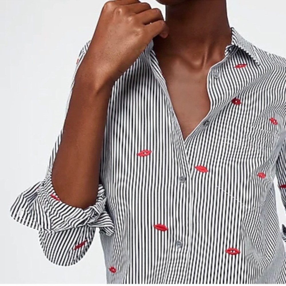J CREW Classic-Fit Boy Shirt in Embroidered Kisses - AC217 - Sz 0